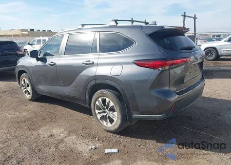 2023 Toyota Highlander Xle z USA, uszkodzony, nr VIN 5TDKDRBH5PS011748